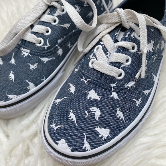 Kids Vans Shoes - Picture 2 of 12